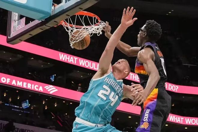 略低于均值 略低于均值